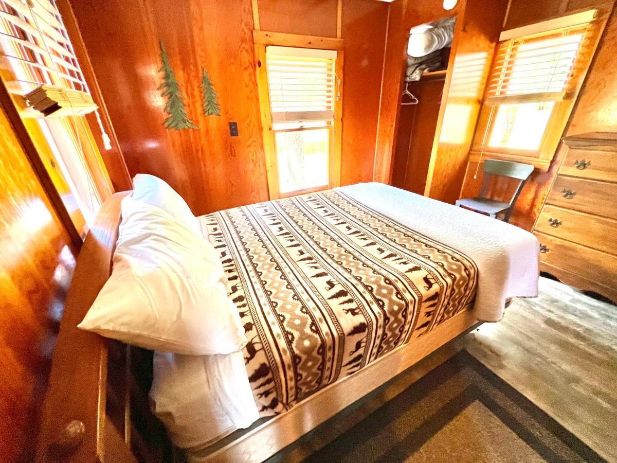 Adirondack Lake Cabins Hotell Indian Lake Eksteriør bilde