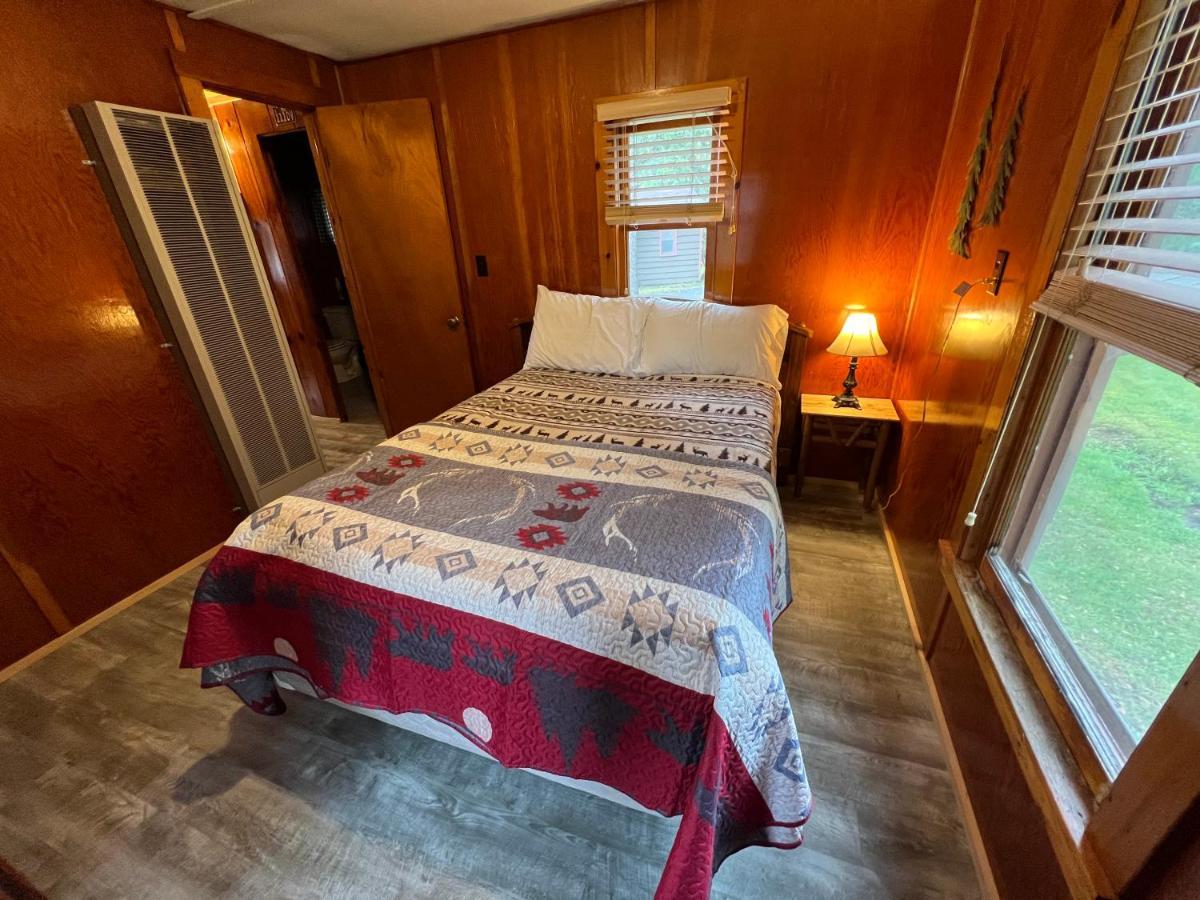 Adirondack Lake Cabins Hotell Indian Lake Eksteriør bilde