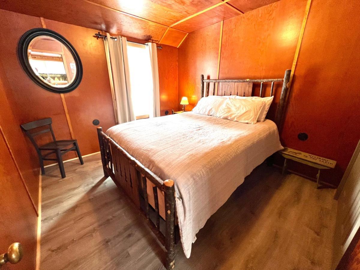Adirondack Lake Cabins Hotell Indian Lake Eksteriør bilde