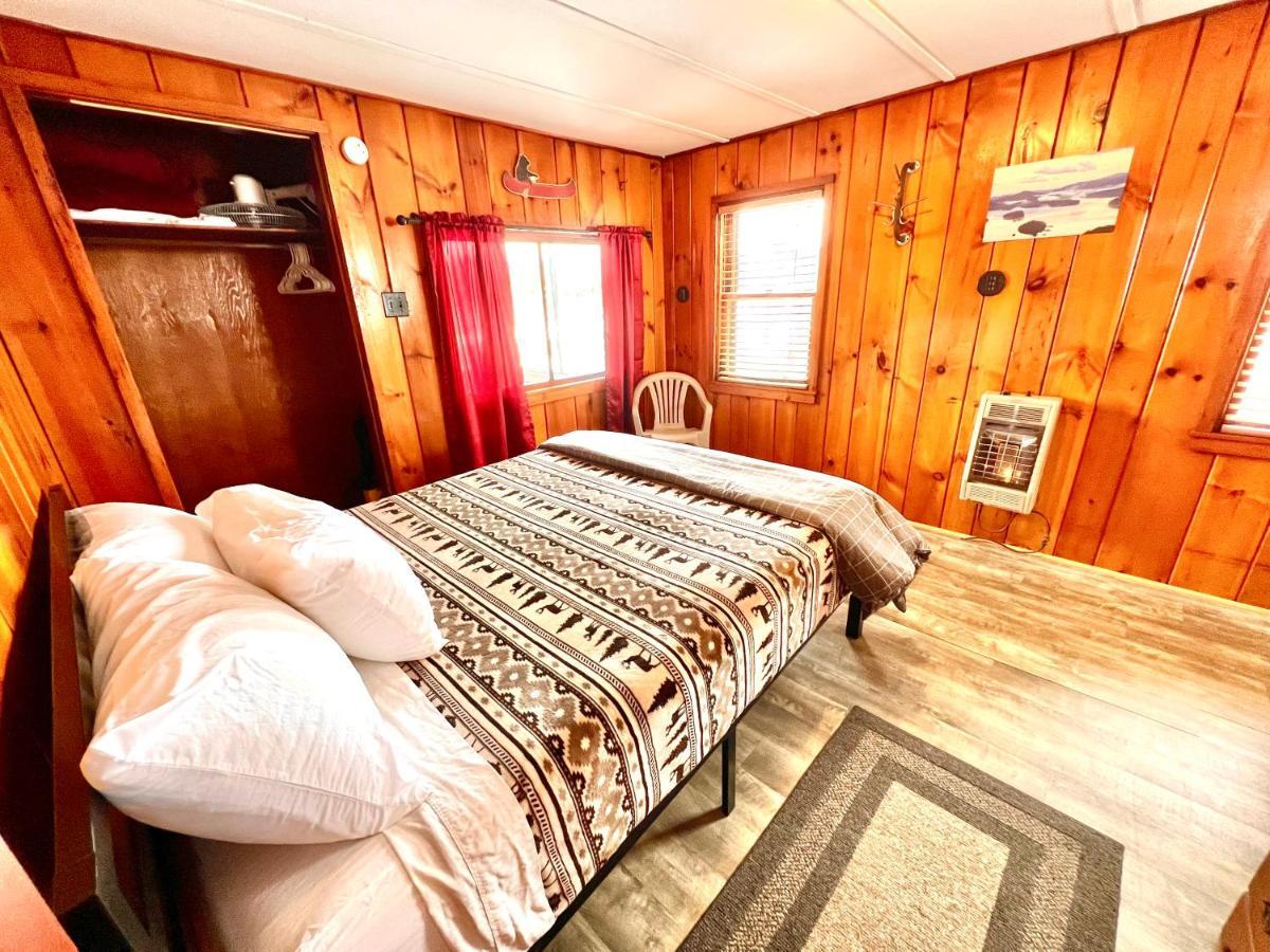 Adirondack Lake Cabins Hotell Indian Lake Eksteriør bilde