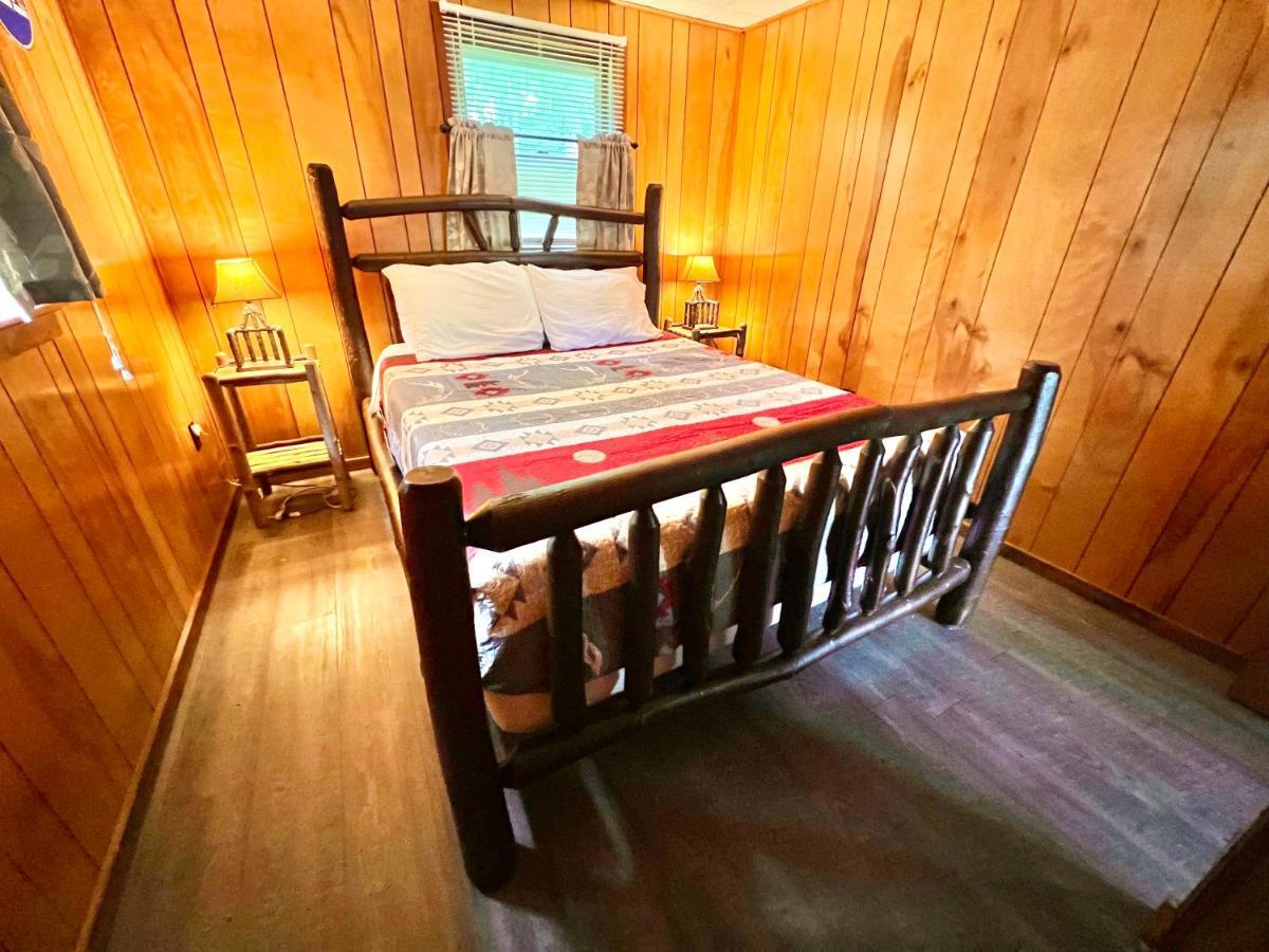Adirondack Lake Cabins Hotell Indian Lake Eksteriør bilde